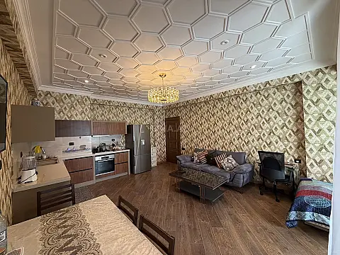 Satılır 2 otaqlı mənzil 70 m²