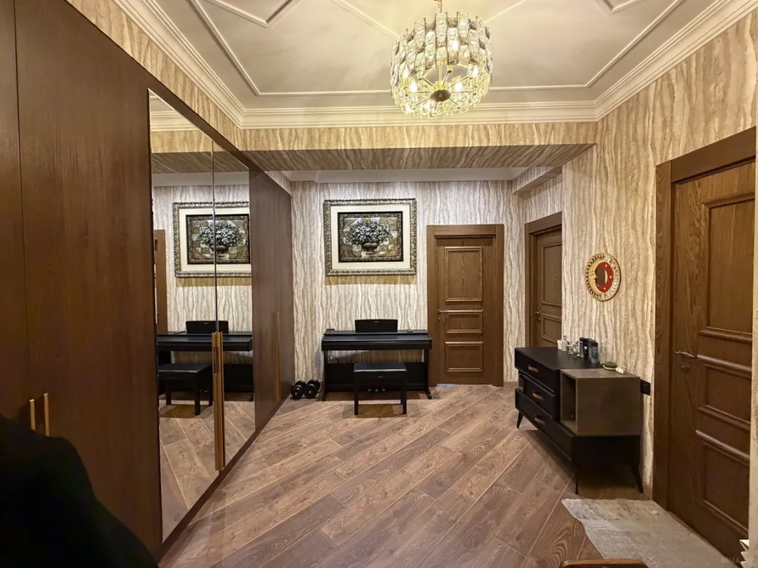 Satılır 2 otaqlı mənzil 70 m²