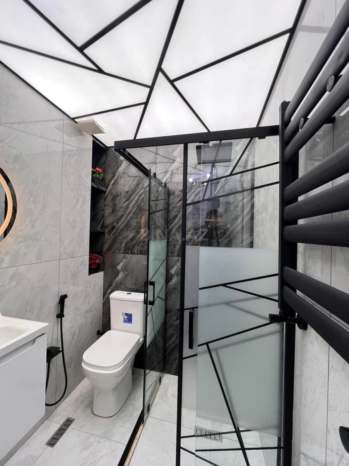 Satılır 2 otaqlı mənzil 62 m²