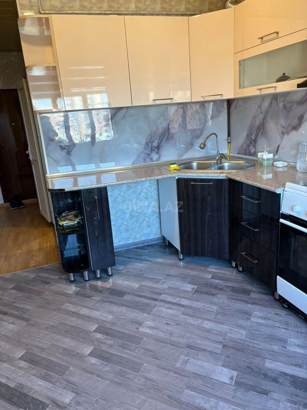 Satılır 2 otaqlı mənzil 65 m²