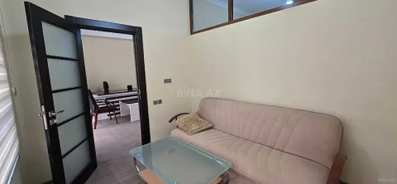 Satılır 3 otaqlı ofis 105 m²