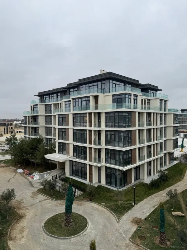 Satılır 3 otaqlı mənzil 133.4 m²