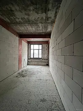 Satılır 4 otaqlı mənzil 136 m²