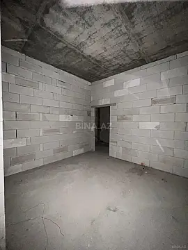 Satılır 4 otaqlı mənzil 136 m²