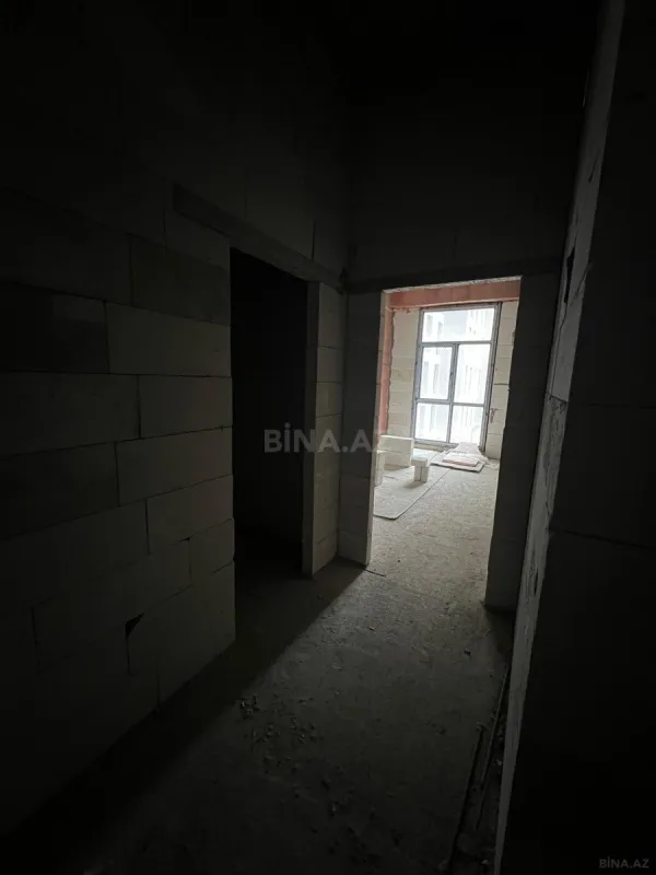 Satılır 4 otaqlı mənzil 136 m²