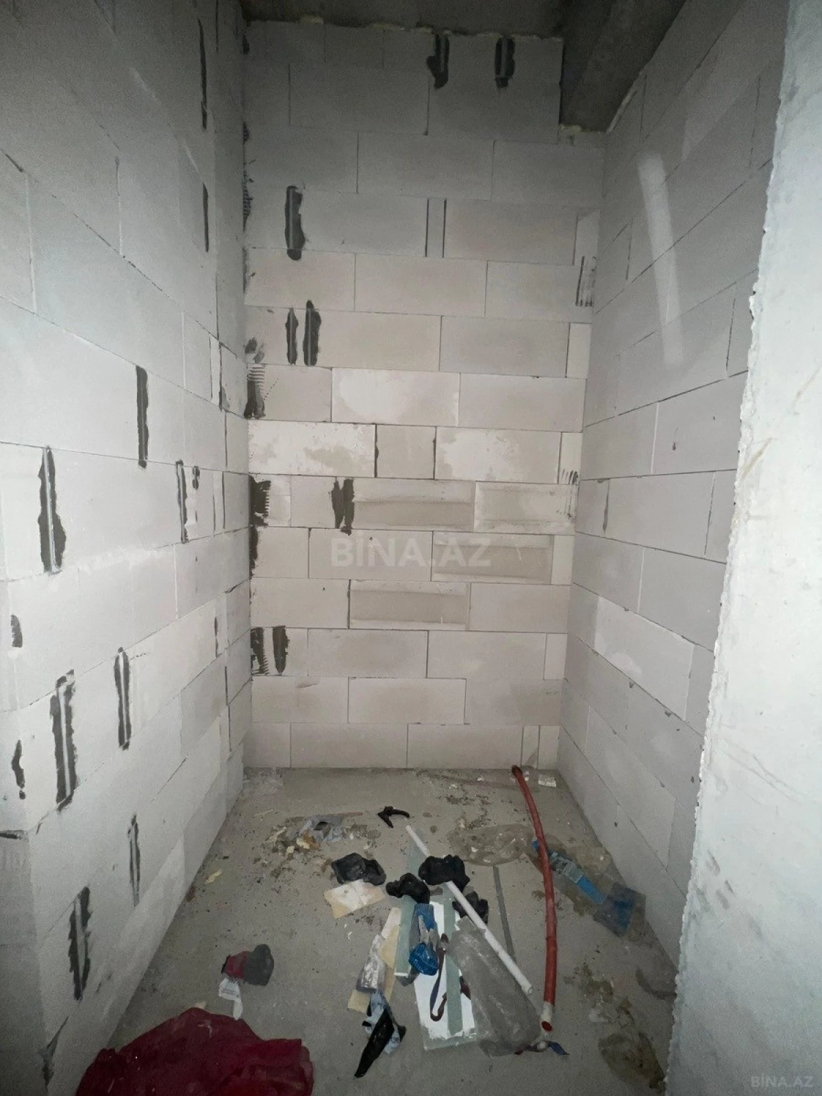 Satılır 4 otaqlı mənzil 136 m²