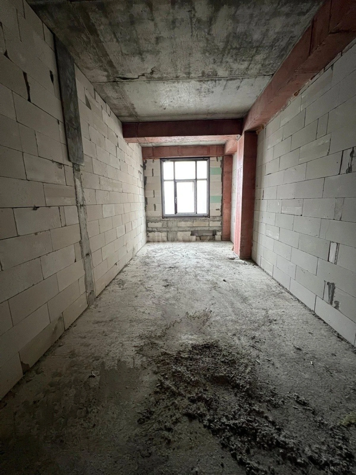 Satılır 4 otaqlı mənzil 136 m²