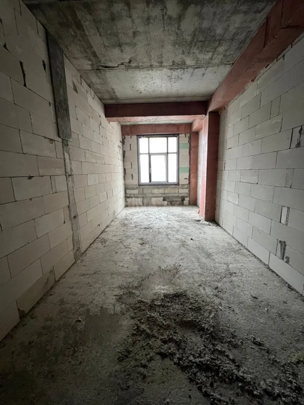 Satılır 4 otaqlı mənzil 136 m²