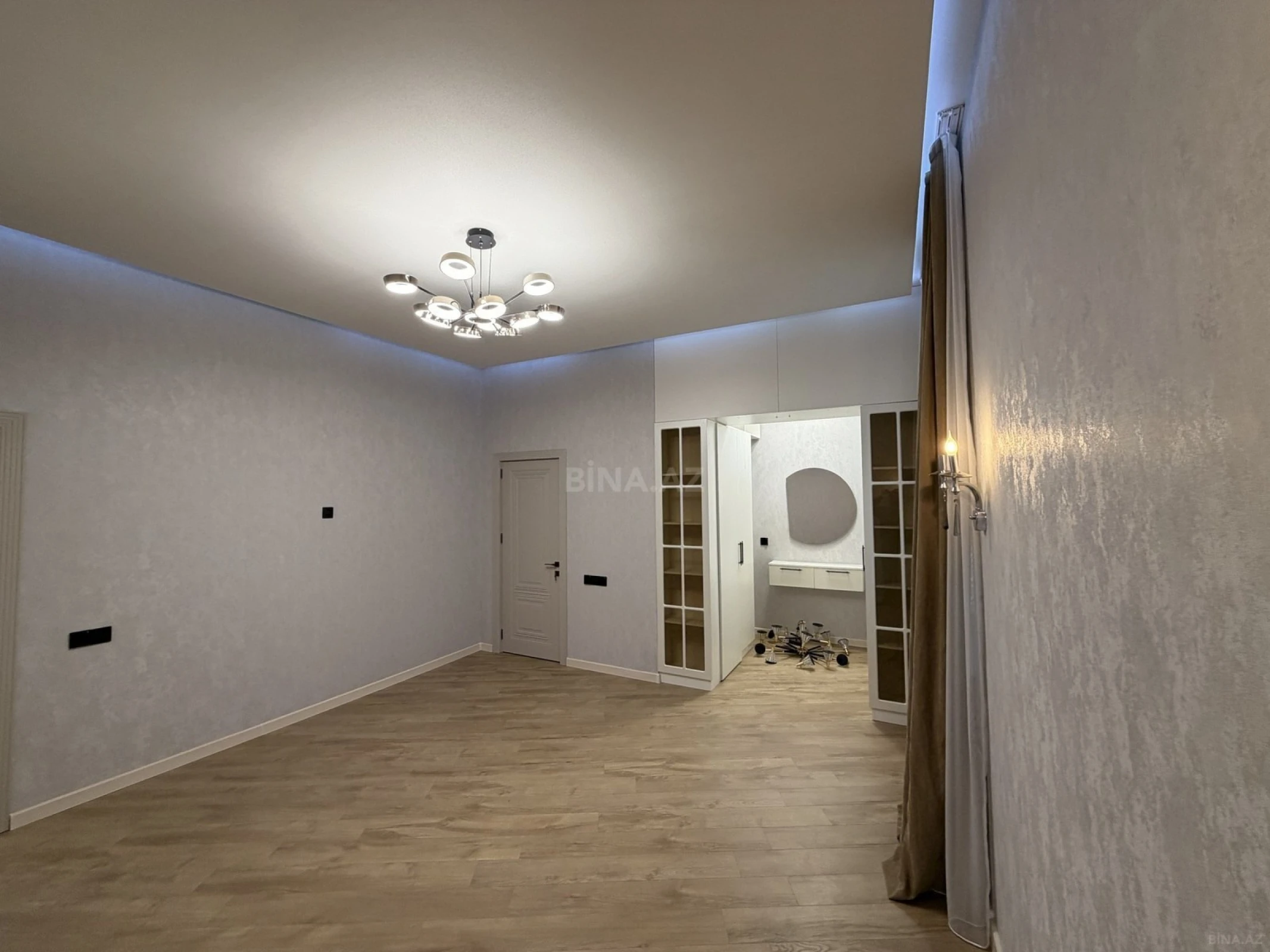 Satılır 4 otaqlı həyət evi 260 m²