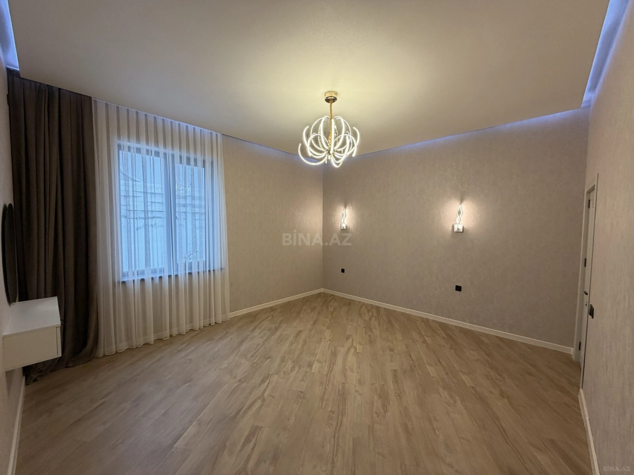 Satılır 4 otaqlı həyət evi 260 m²