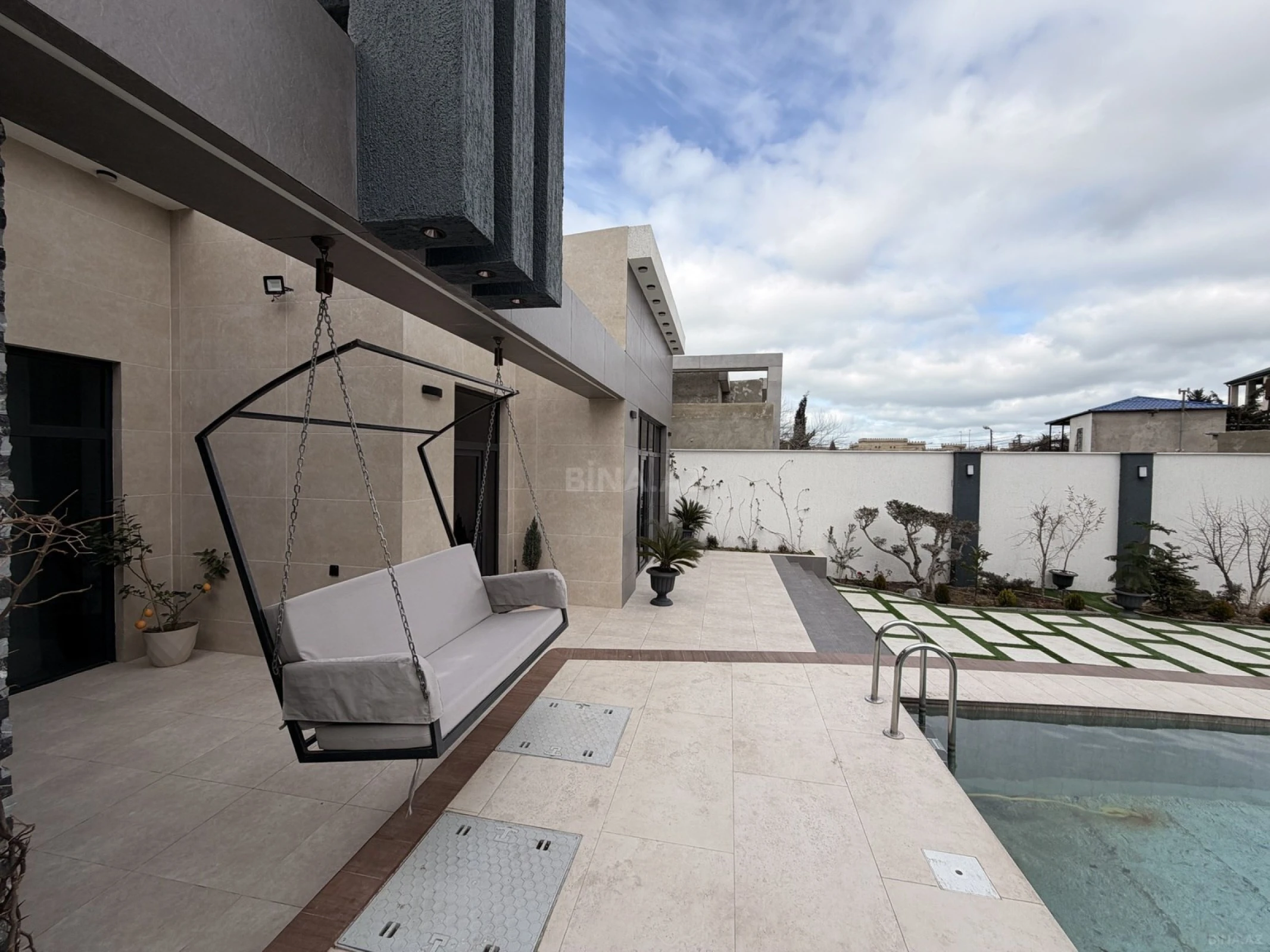 Satılır 4 otaqlı həyət evi 260 m²