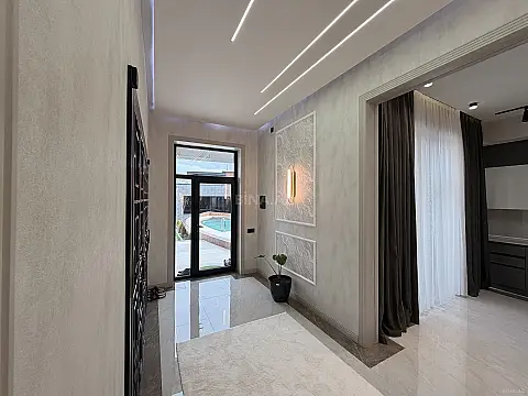 Satılır 4 otaqlı həyət evi 260 m²