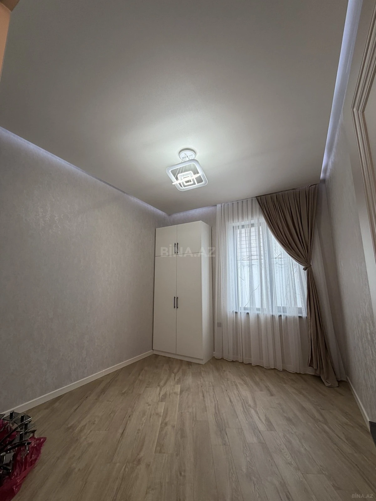 Satılır 4 otaqlı həyət evi 260 m²