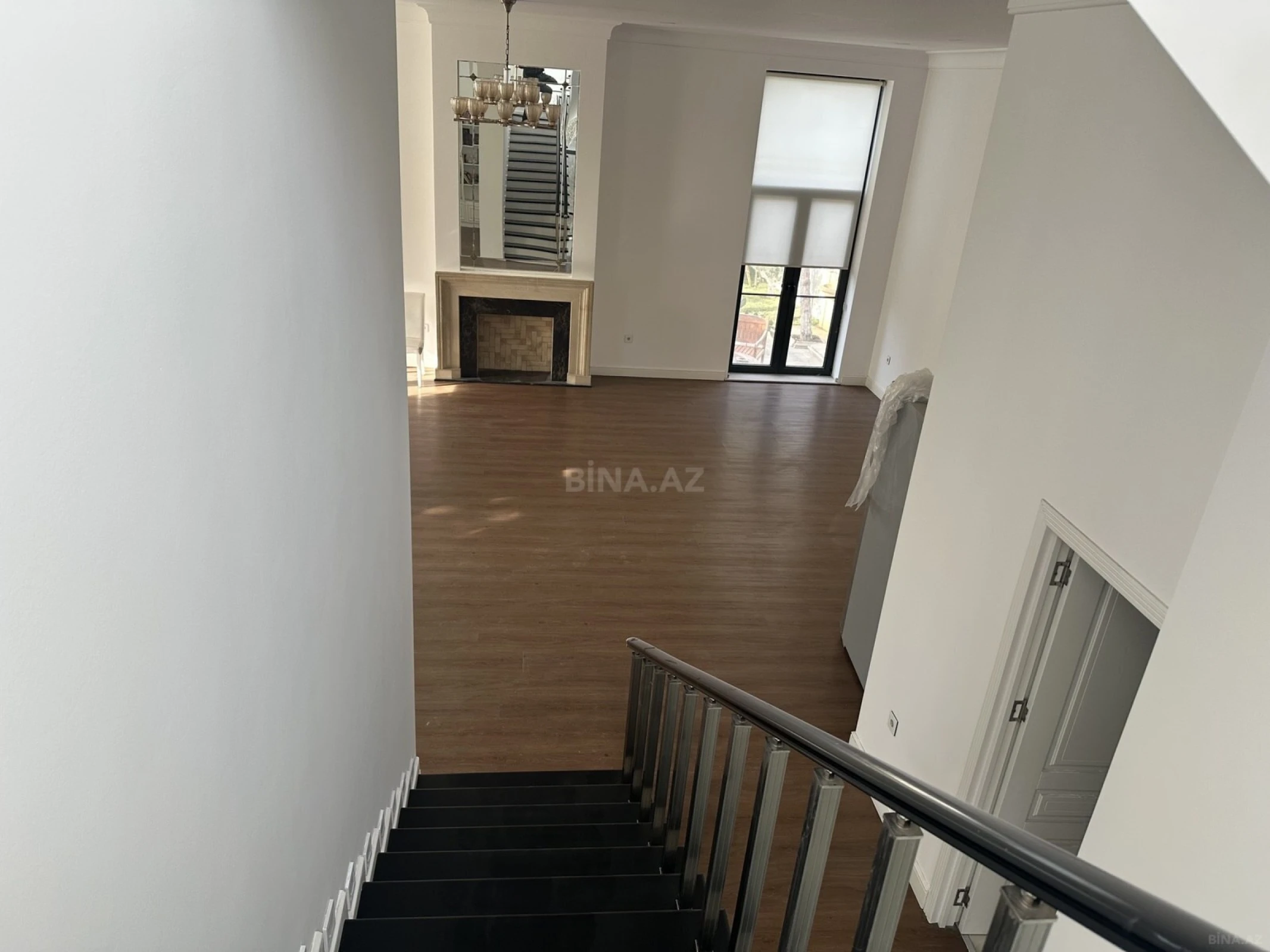 Satılır 6 otaqlı həyət evi 375.6 m²