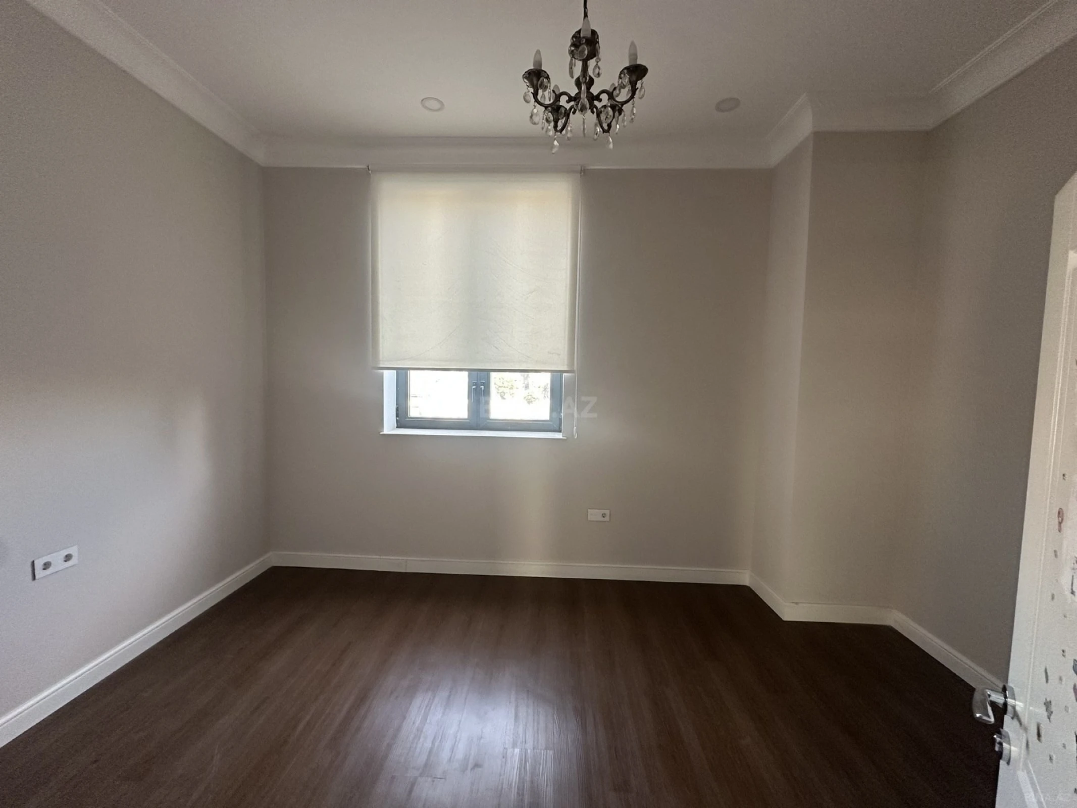 Satılır 6 otaqlı həyət evi 375.6 m²