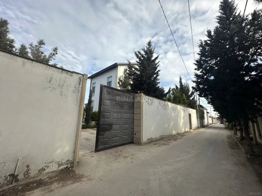 Satılır 6 otaqlı həyət evi 375.6 m²