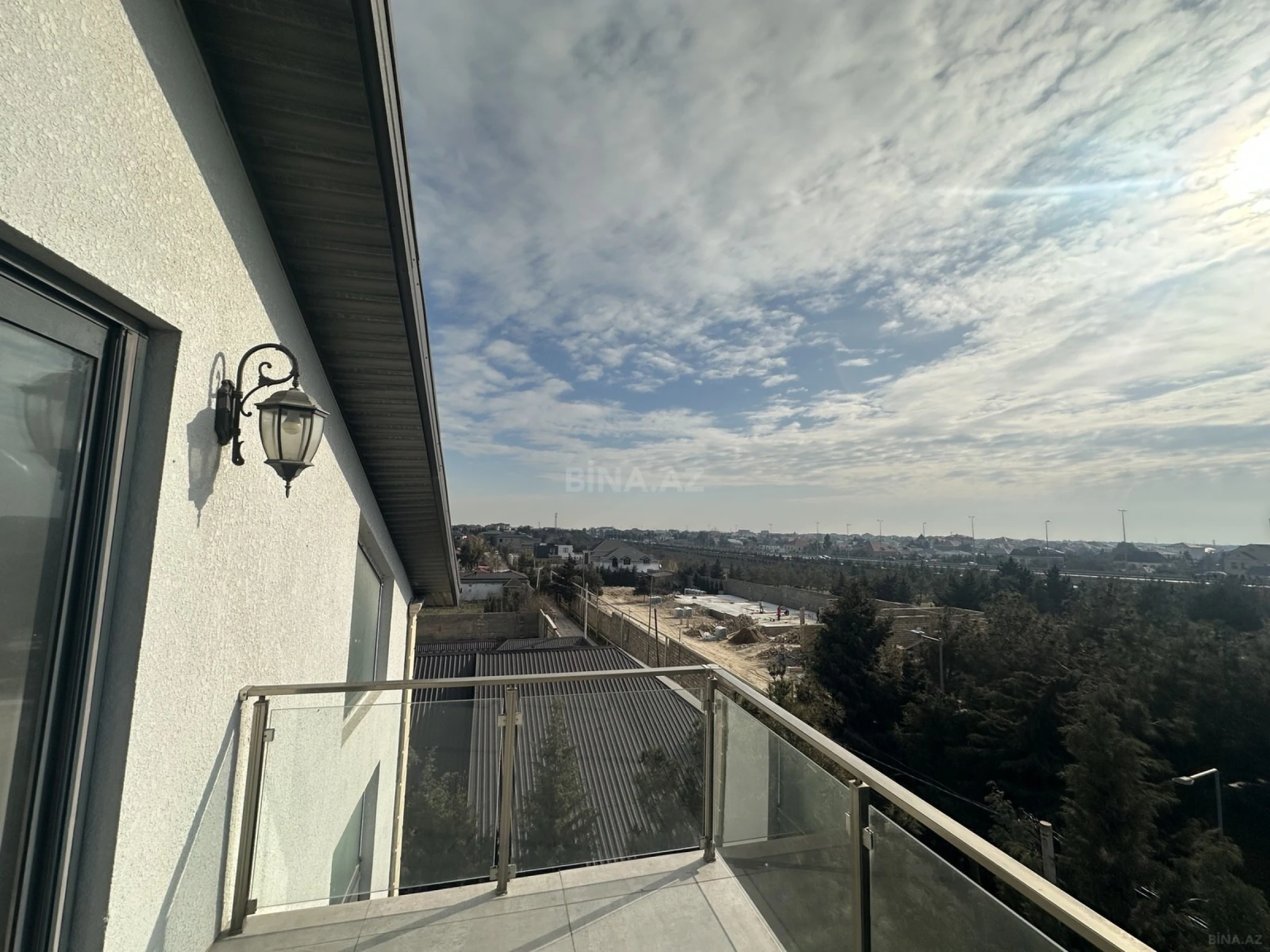 Satılır 6 otaqlı həyət evi 375.6 m²