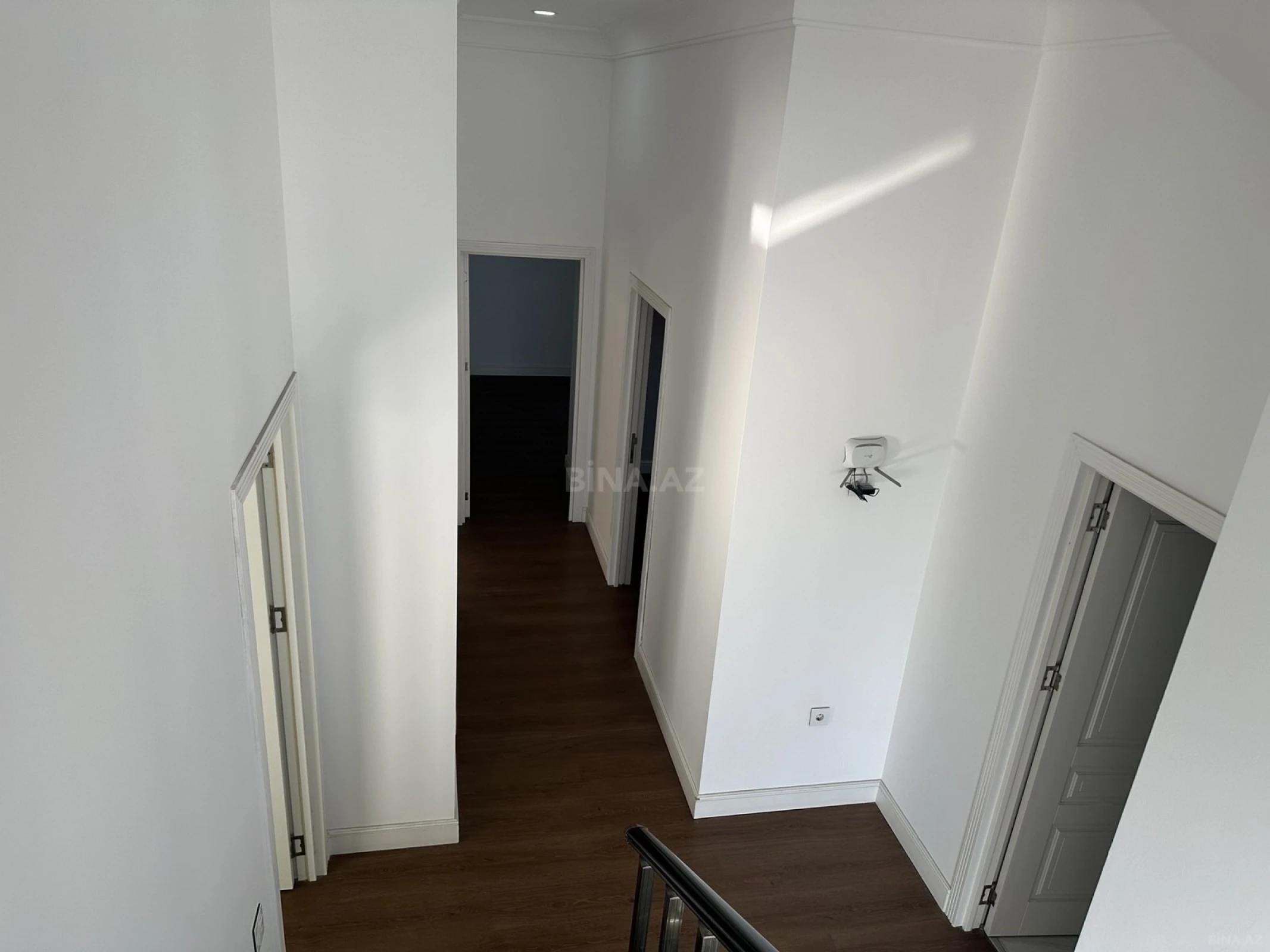 Satılır 6 otaqlı həyət evi 375.6 m²