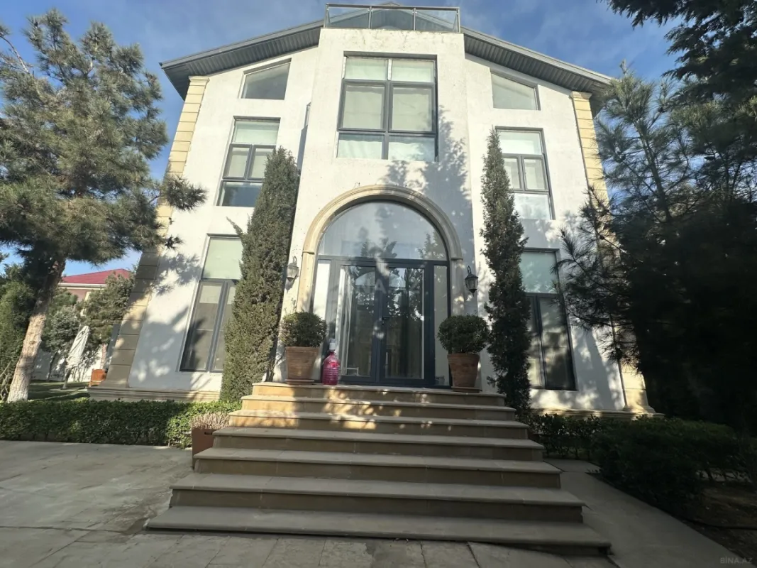 Satılır 6 otaqlı həyət evi 375.6 m²