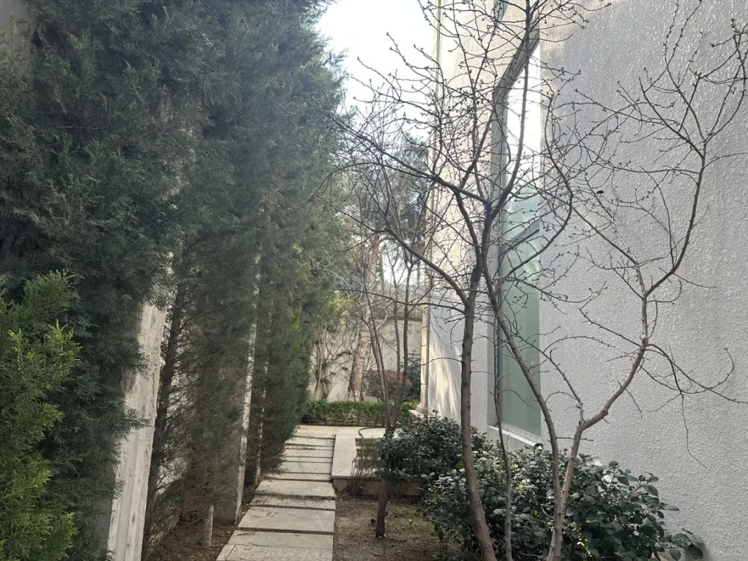 Satılır 6 otaqlı həyət evi 375.6 m²