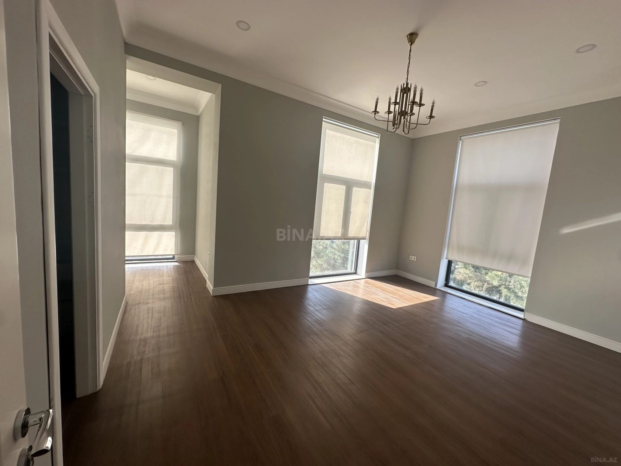 Satılır 6 otaqlı həyət evi 375.6 m²