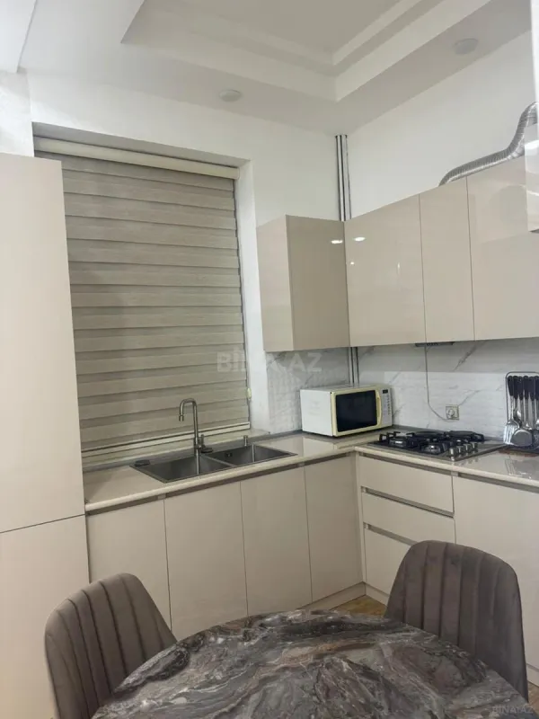Kirayə verilir 2 otaqlı mənzil 62 m²