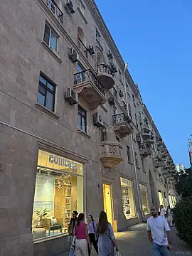 Kirayə verilir 2 otaqlı mənzil 62 m²