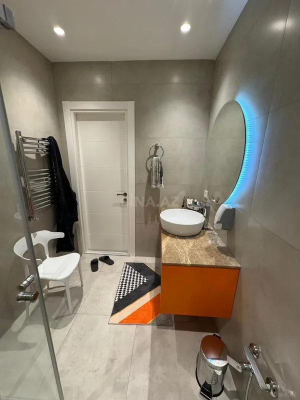 Kirayə verilir 2 otaqlı mənzil 80 m²