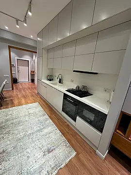 Kirayə verilir 2 otaqlı mənzil 80 m²