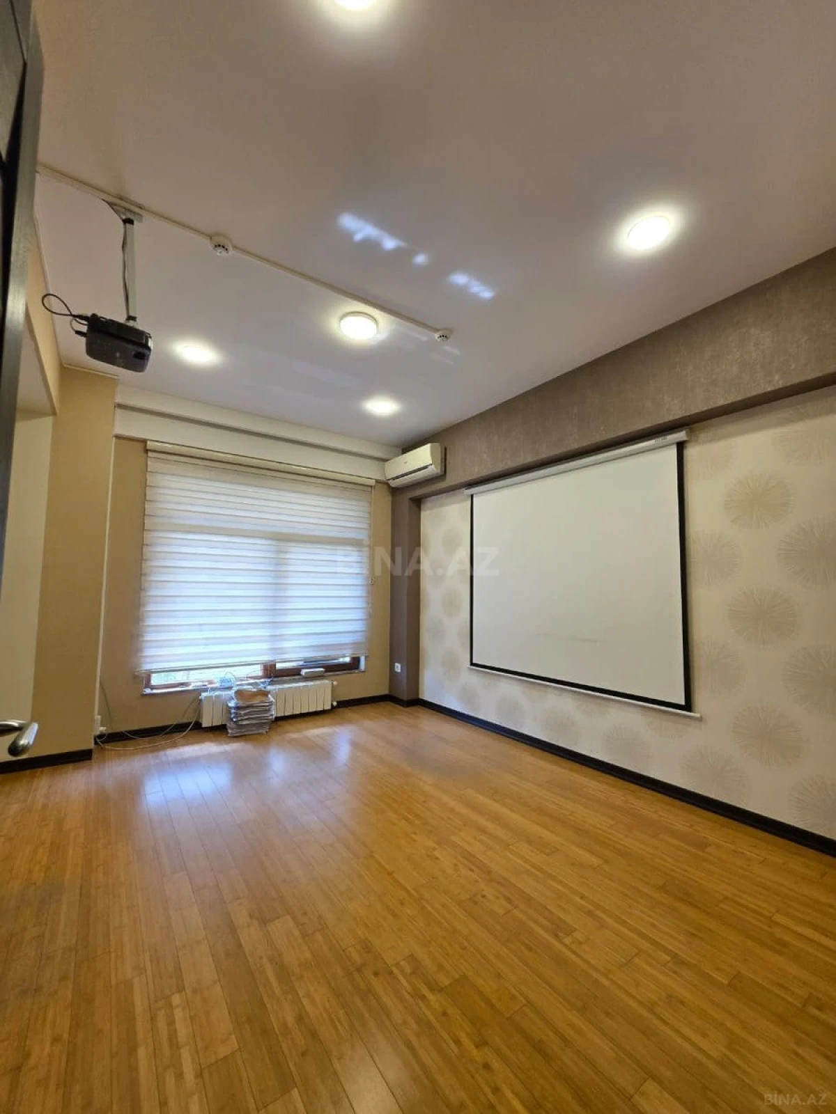 Kirayə verilir obyekt 145 m²