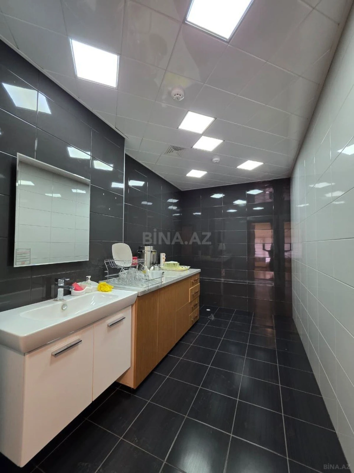 Kirayə verilir obyekt 145 m²