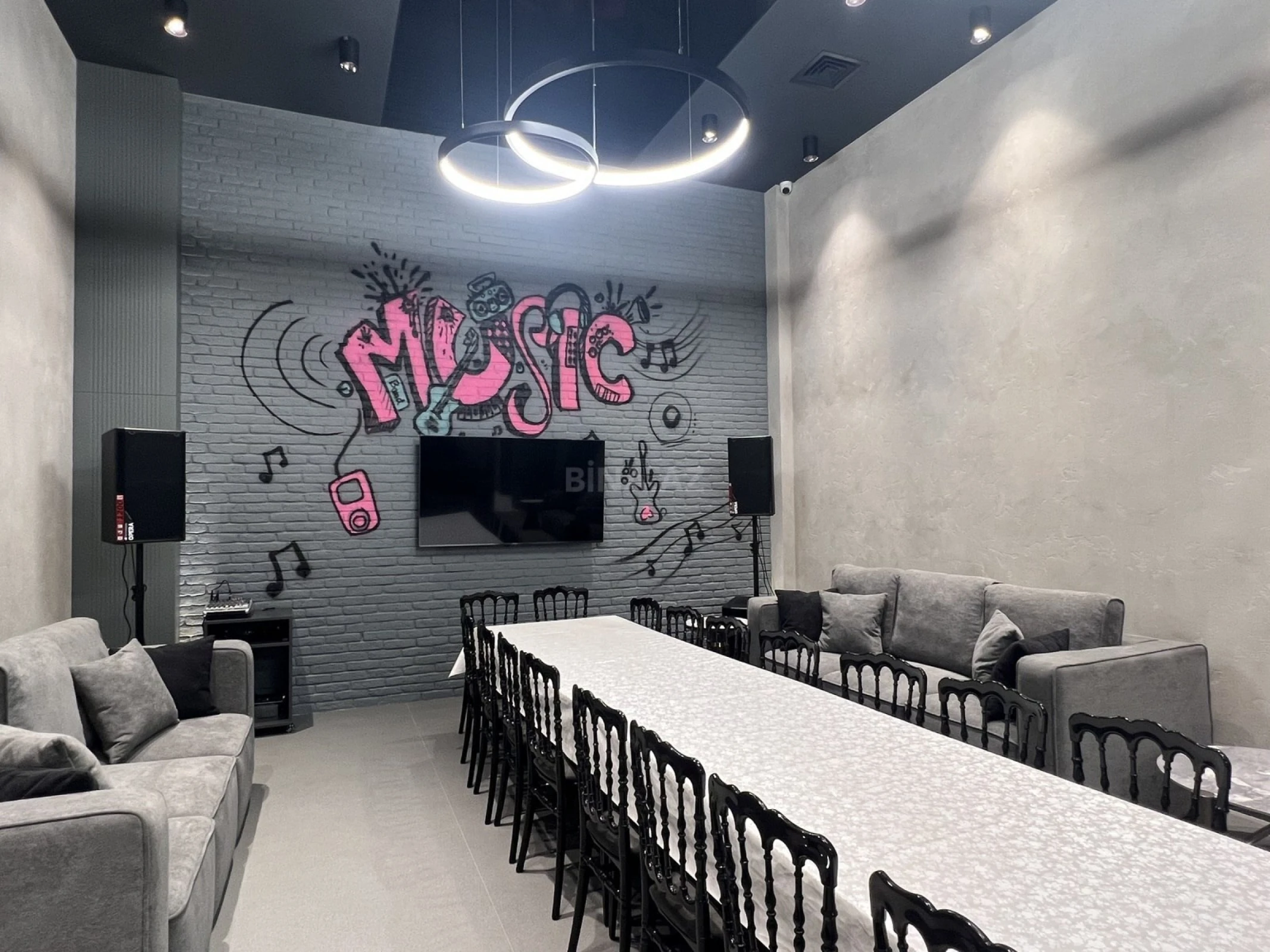 Satılır 4 otaqlı mənzil 177.4 m²