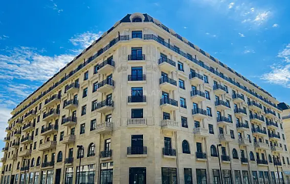 Satılır 4 otaqlı mənzil 177.4 m²
