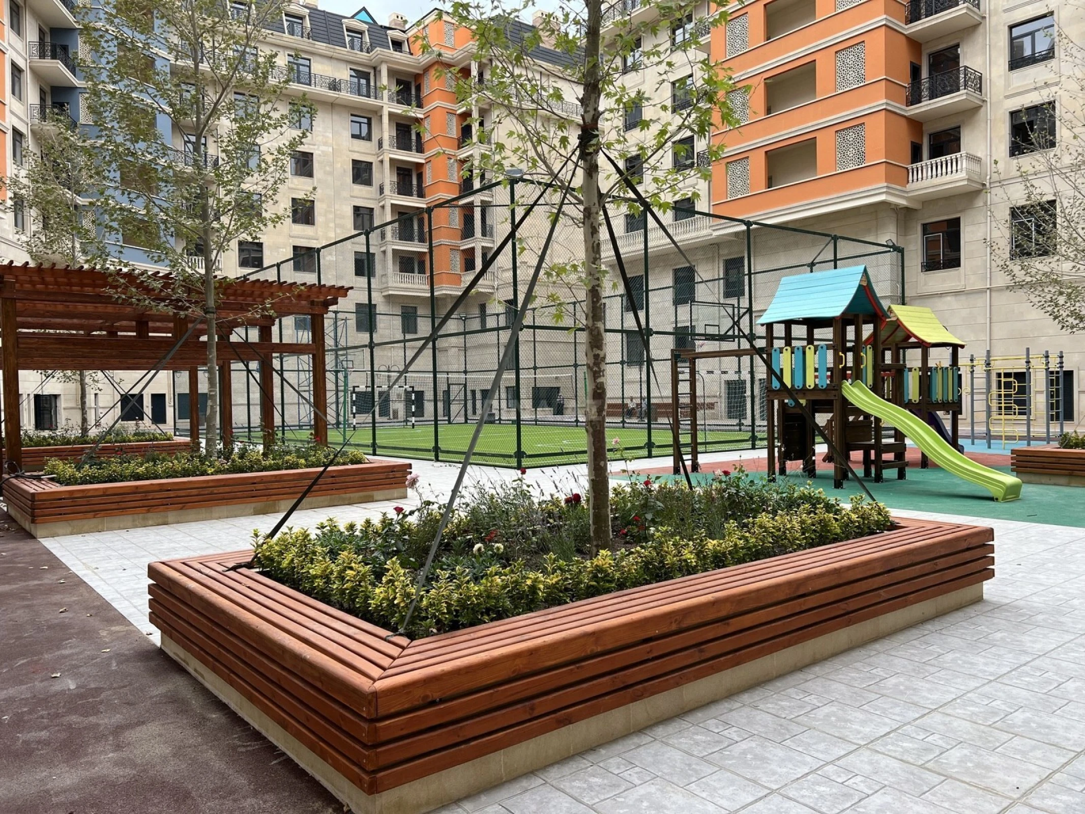 Satılır 4 otaqlı mənzil 177.4 m²