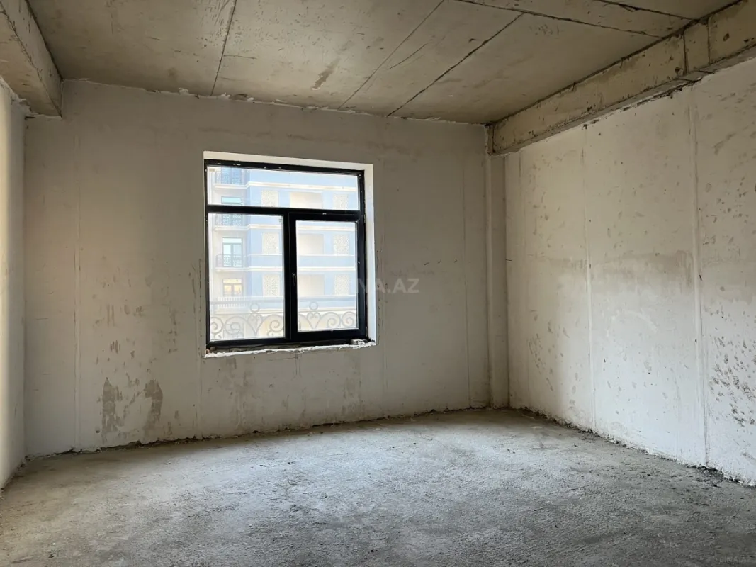 Satılır 4 otaqlı mənzil 177.4 m²