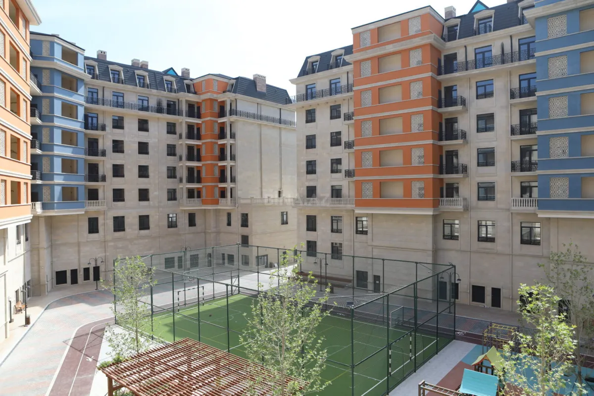 Satılır 4 otaqlı mənzil 177.4 m²