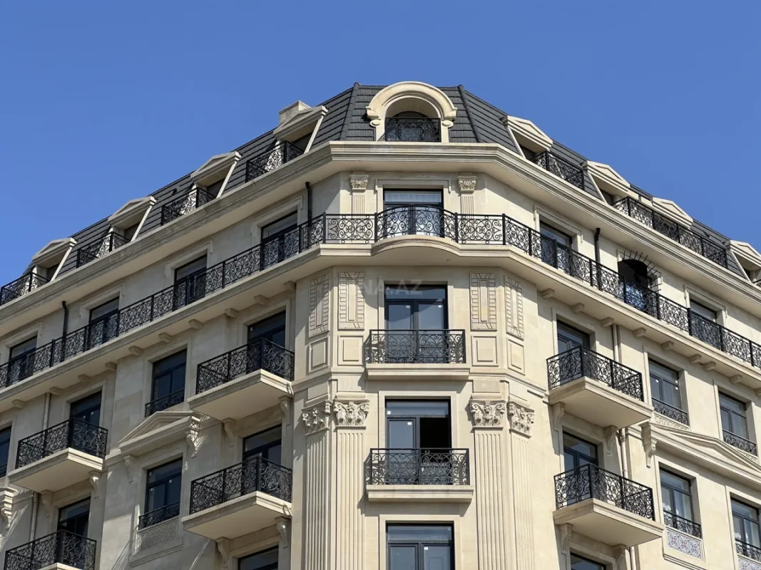 Satılır 4 otaqlı mənzil 177.4 m²
