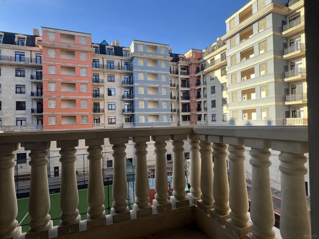 Satılır 4 otaqlı mənzil 177.4 m²