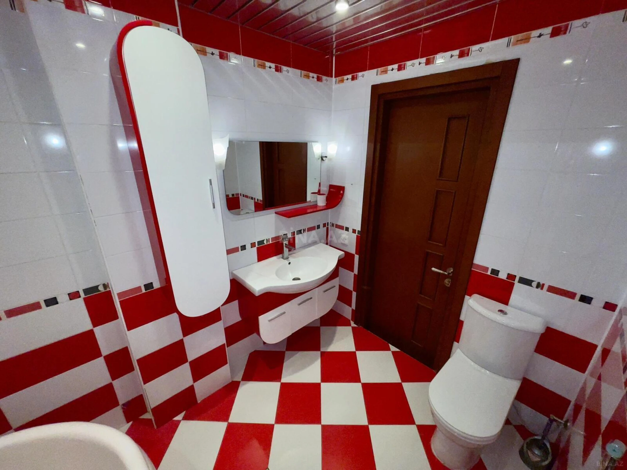 Kirayə verilir 3 otaqlı mənzil 185 m²