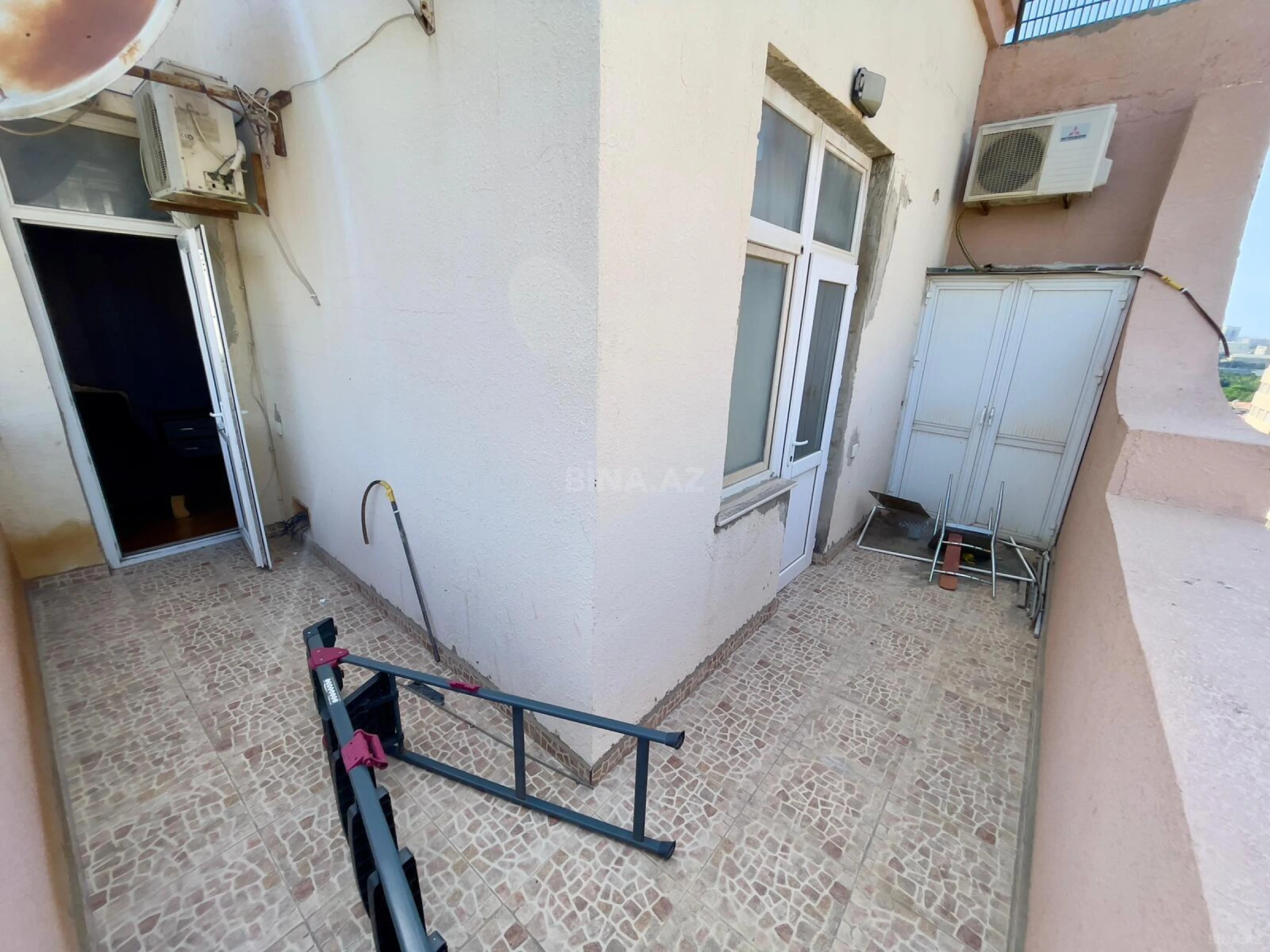 Kirayə verilir 3 otaqlı mənzil 185 m²