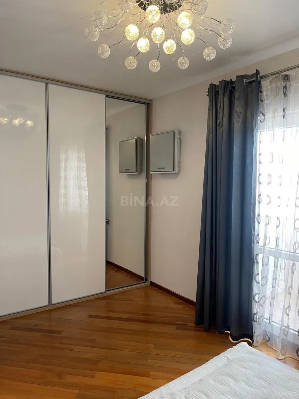 Kirayə verilir 4 otaqlı mənzil 190 m²