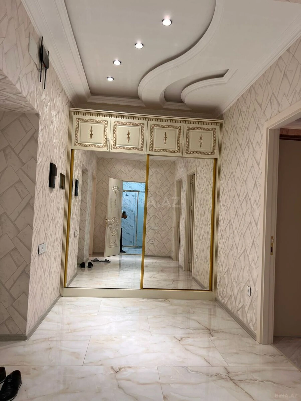 Kirayə verilir 2 otaqlı mənzil 96 m²