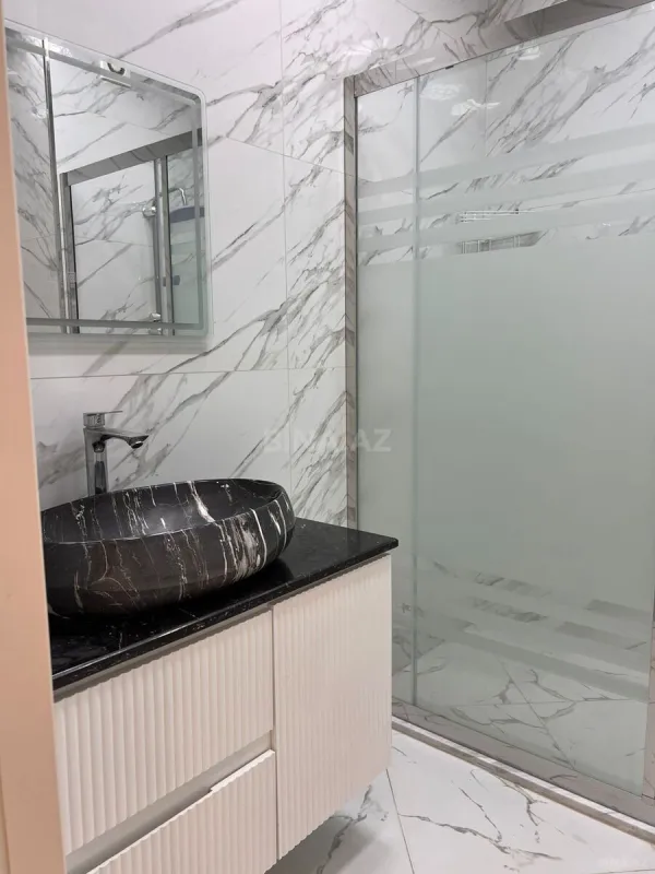 Kirayə verilir 2 otaqlı mənzil 96 m²