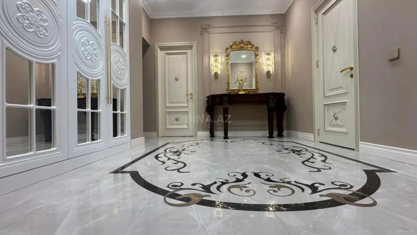 Satılır 3 otaqlı mənzil 132 m²