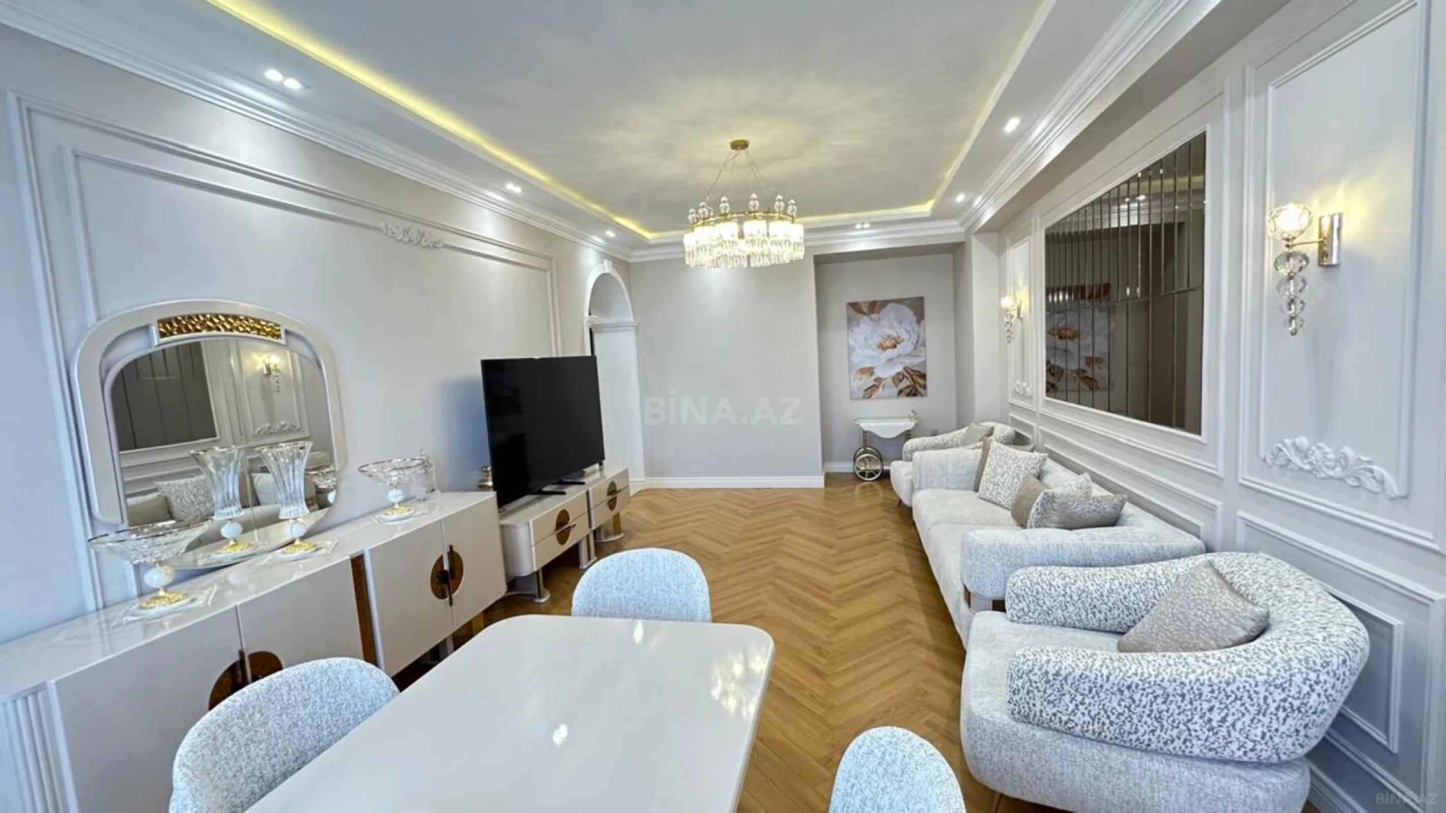 Satılır 3 otaqlı mənzil 132 m²