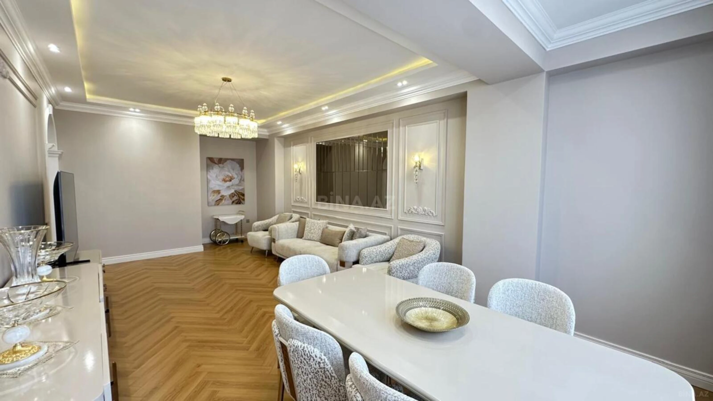 Satılır 3 otaqlı mənzil 132 m²