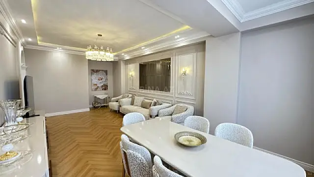 Satılır 3 otaqlı mənzil 132 m²