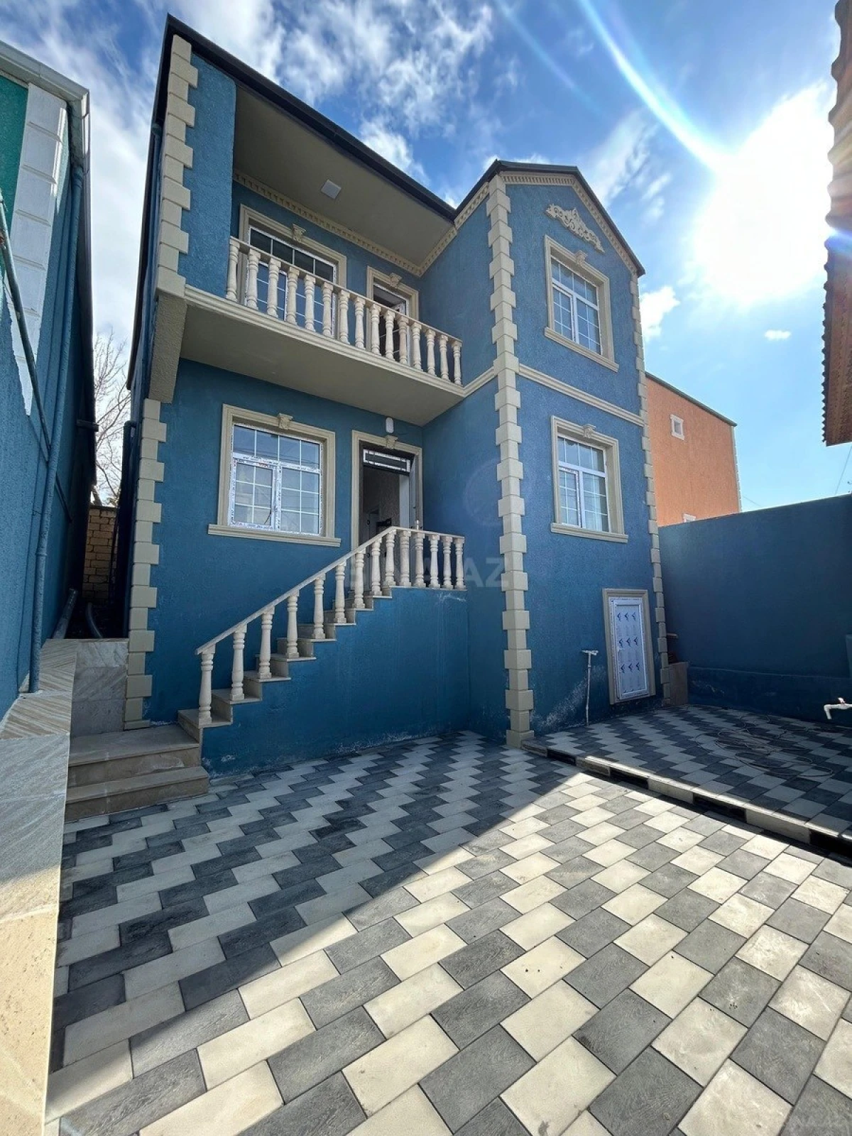 Satılır 4 otaqlı həyət evi 160 m²