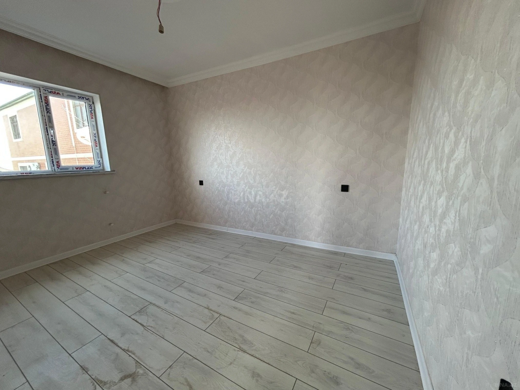 Satılır 4 otaqlı həyət evi 160 m²