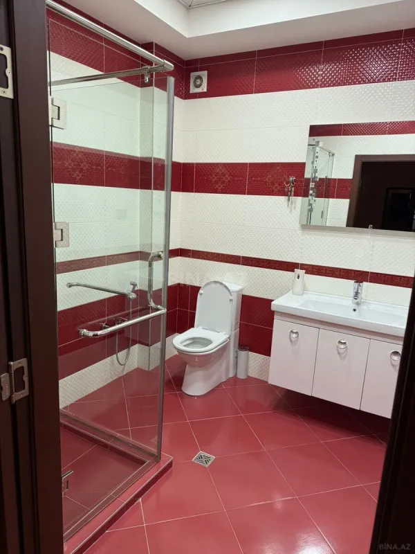 Satılır 4 otaqlı mənzil 316 m²